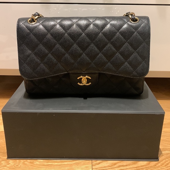 CHANEL JUMBO CAVIAR CLASSIC DOUBLE FLAP GOLD HARDWARE - Picture 2 of 16